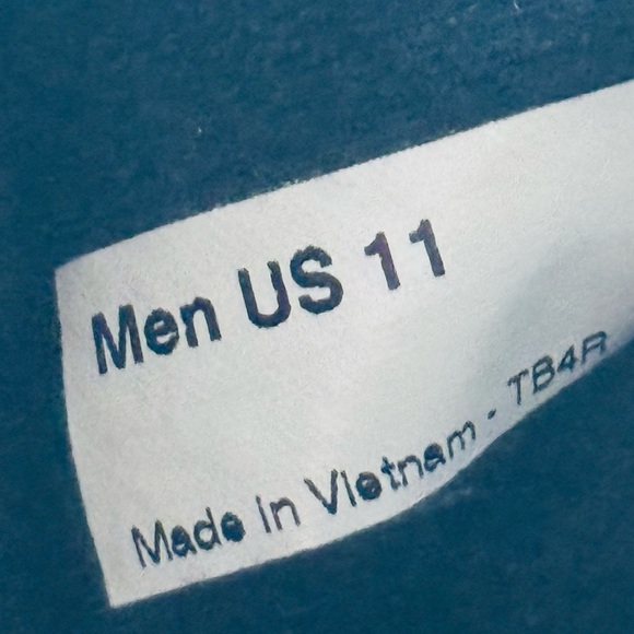 Men’s Vans Sk8-Hi Skull Sneakers - Picture 6 of 6